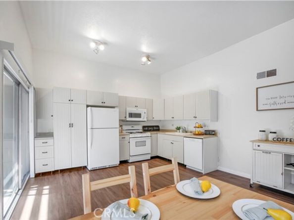 2970 S Greenville Street, Santa Ana CA 92704