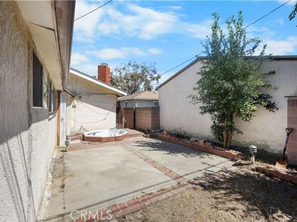 6049 Pennswood Avenue, Lakewood CA 90712
