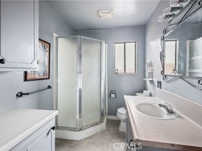6049 Pennswood Avenue, Lakewood CA 90712