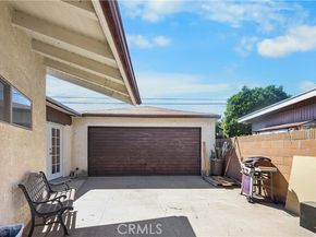 6049 Pennswood Avenue, Lakewood CA 90712