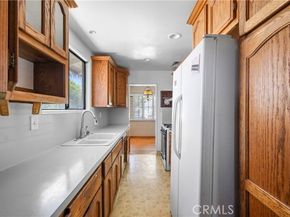 6049 Pennswood Avenue, Lakewood CA 90712