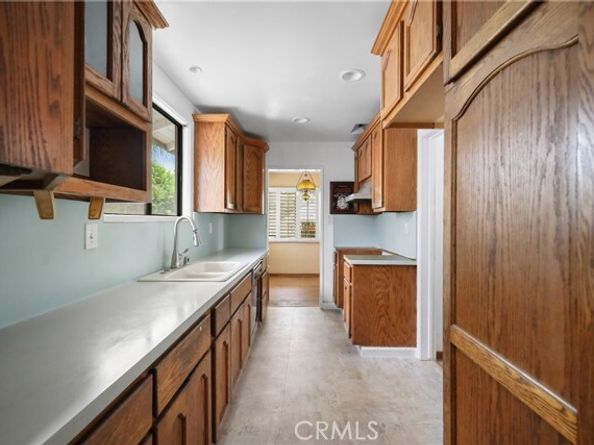 6049 Pennswood Avenue, Lakewood CA 90712