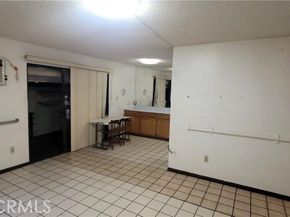 14805 Chase Street 105, Panorama City (los Angeles) CA 91402