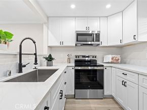 8870 Villa La Jolla Drive 210, La Jolla (san Diego) CA 92037
