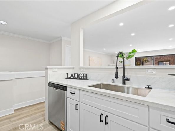 8870 Villa La Jolla Drive 210, La Jolla (san Diego) CA 92037