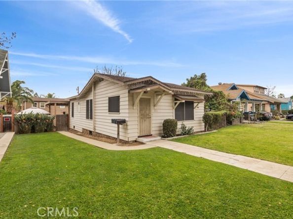 318 E F Street, Ontario CA 91764