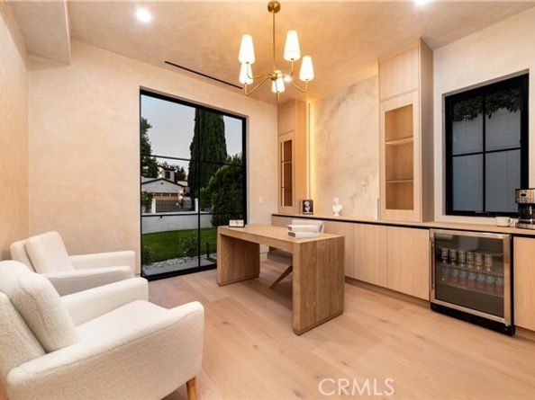 16749 Addison, Encino (los Angeles) CA 91436