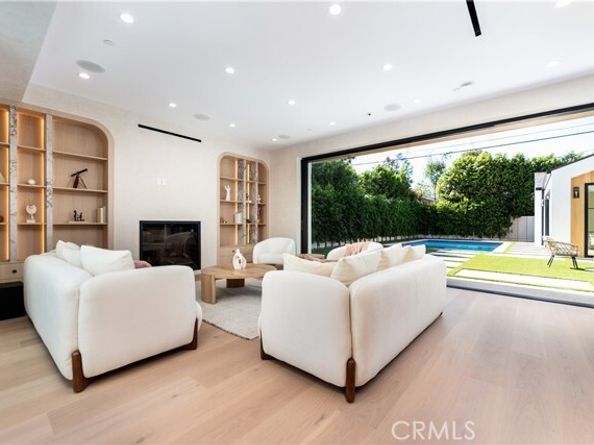 16749 Addison, Encino (los Angeles) CA 91436