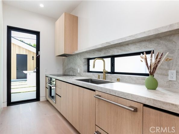 16749 Addison, Encino (los Angeles) CA 91436