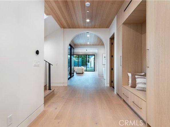 16749 Addison, Encino (los Angeles) CA 91436