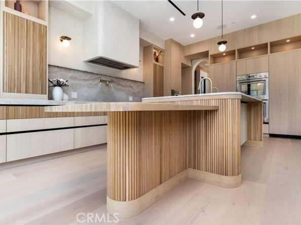 16749 Addison, Encino (los Angeles) CA 91436