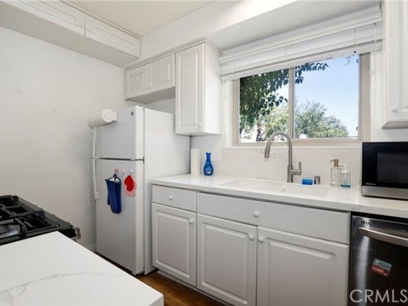 6021 Fountain Park Ln 2, Woodland Hills (los Angeles) CA 91367