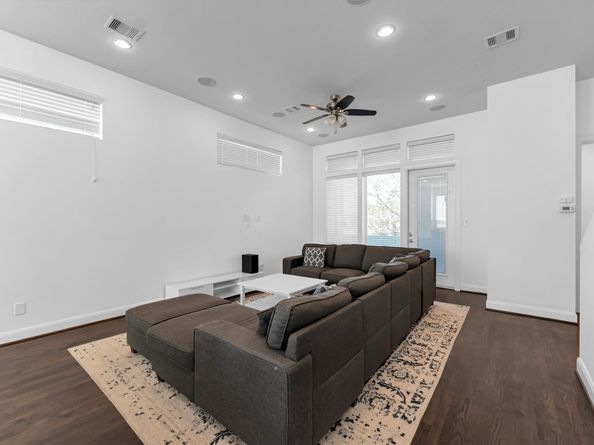 3111 Leeland Street, Houston TX 77003