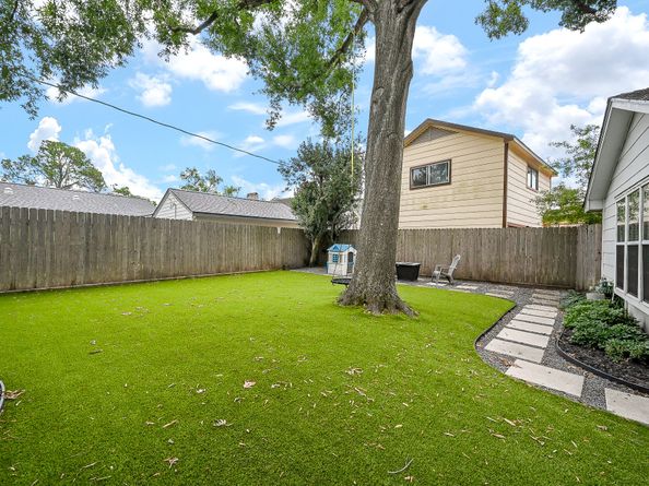 2730 Manila Lane, Houston TX 77043