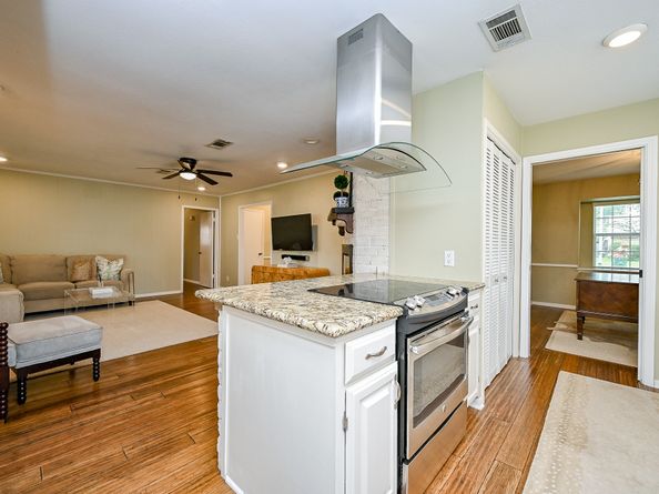 2730 Manila Lane, Houston TX 77043