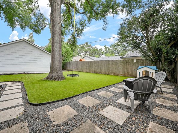 2730 Manila Lane, Houston TX 77043
