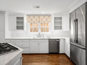 2105 Del Monte Drive, Houston TX 77019