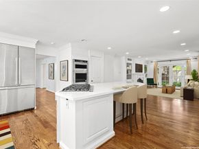2105 Del Monte Drive, Houston TX 77019