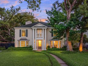 2105 Del Monte Drive, Houston TX 77019