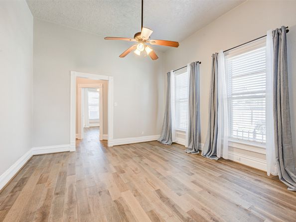 1318 Bingham Street, Houston TX 77007