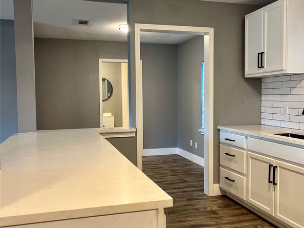 6107 Belmark Street, Houston TX 77033