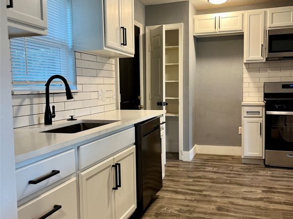 6107 Belmark Street, Houston TX 77033