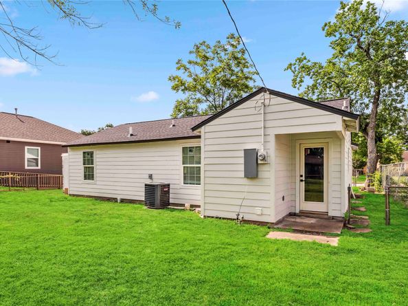 5751 Belmark Street, Houston TX 77033