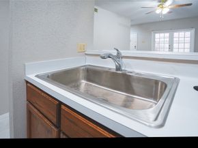 8055 Cambridge Street 17, Houston TX 77054