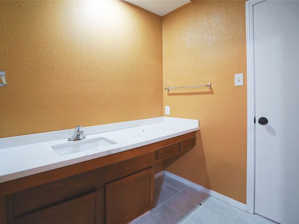 8055 Cambridge Street 17, Houston TX 77054