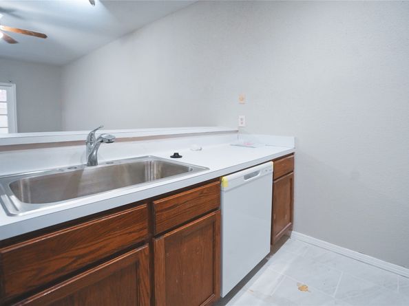 8055 Cambridge Street 17, Houston TX 77054
