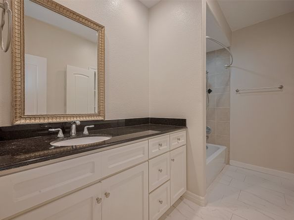 1002 W 22nd Street, Houston TX 77008