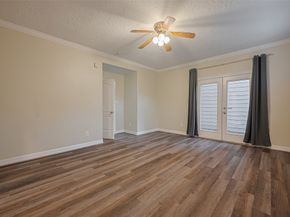 1002 W 22nd Street, Houston TX 77008
