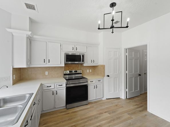 5615 Gladehill Drive, Houston TX 77345