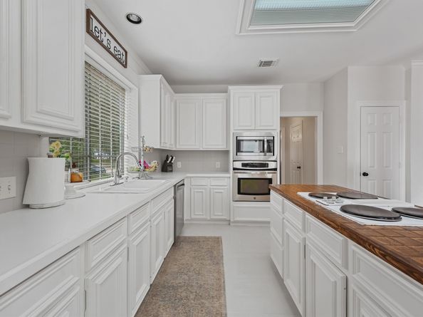 16211 Park Center Drive, Houston TX 77059