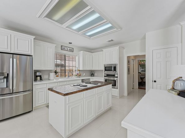 16211 Park Center Drive, Houston TX 77059