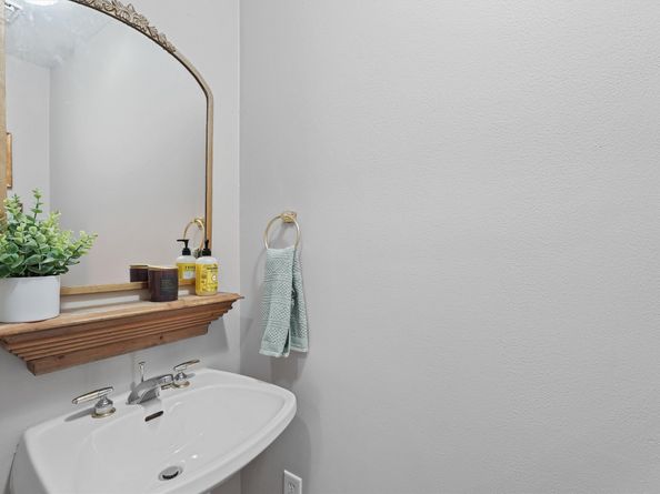 16211 Park Center Drive, Houston TX 77059