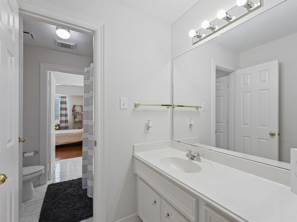 16211 Park Center Drive, Houston TX 77059