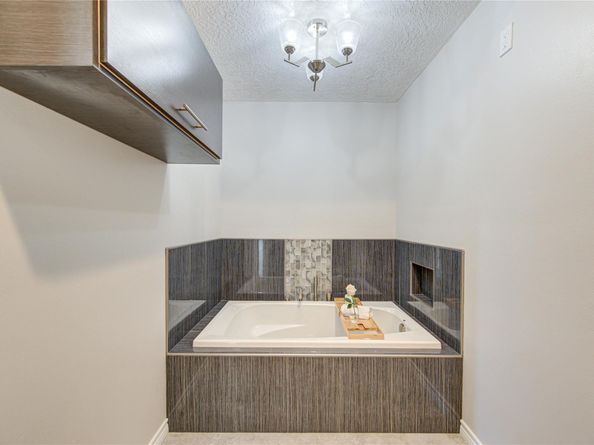 1030 Crossroads Drive, Houston TX 77079