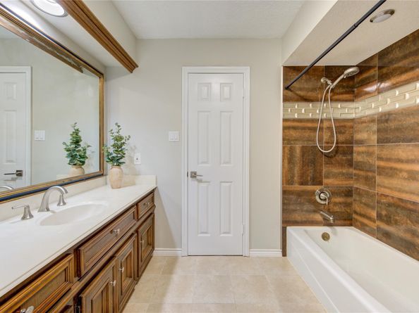 1030 Crossroads Drive, Houston TX 77079