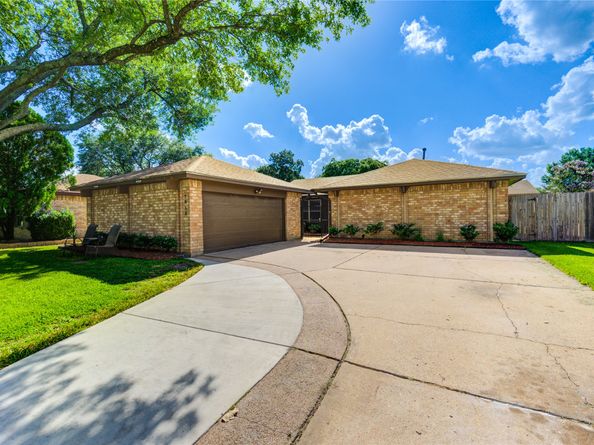 7918 Tamayo Drive, Houston TX 77083