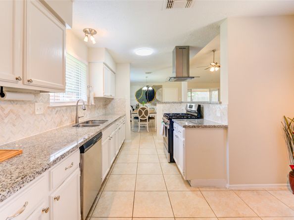 7918 Tamayo Drive, Houston TX 77083