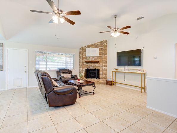7918 Tamayo Drive, Houston TX 77083