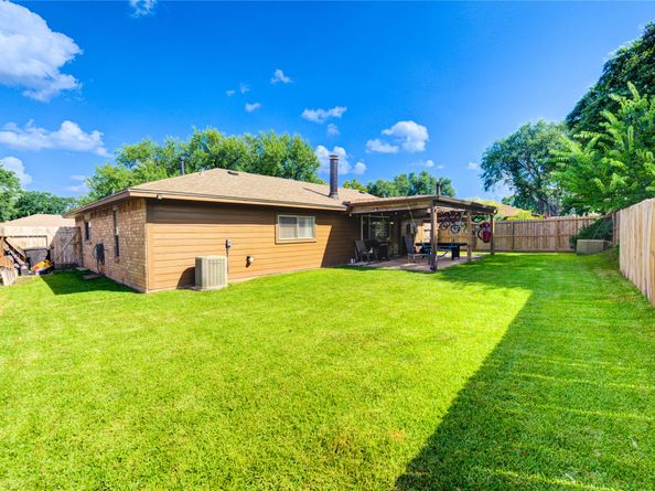 7918 Tamayo Drive, Houston TX 77083