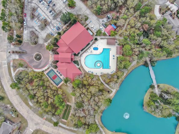 71 E Victory Lake Drive, Conroe TX 77384