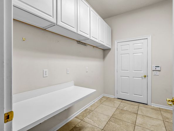 71 E Victory Lake Drive, Conroe TX 77384