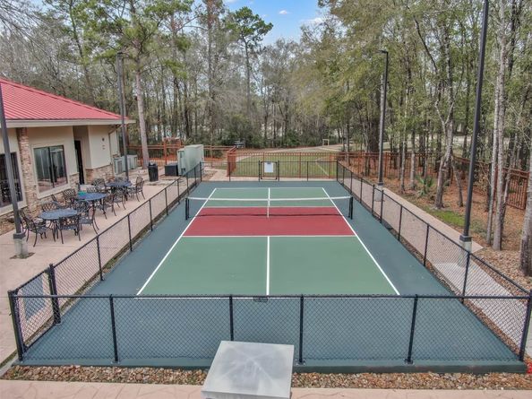 71 E Victory Lake Drive, Conroe TX 77384
