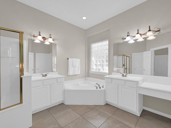 71 E Victory Lake Drive, Conroe TX 77384