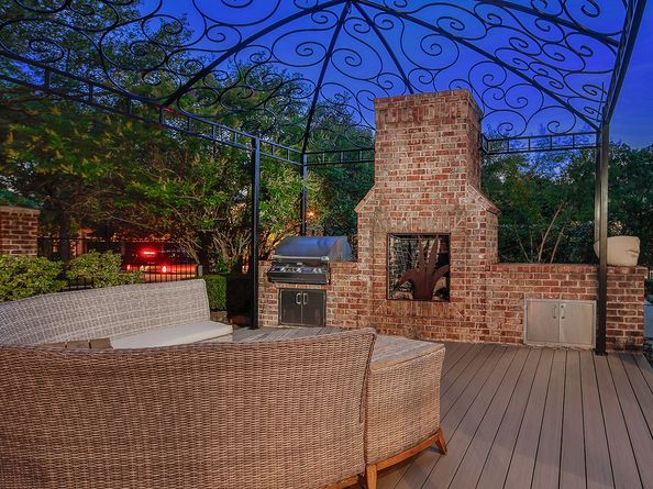 30 East Bay Boulevard, The Woodlands TX 77380