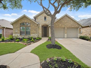 2211 Ascot Lane