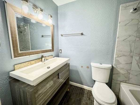 8918 Bissonnet Street 402, Houston TX 77074